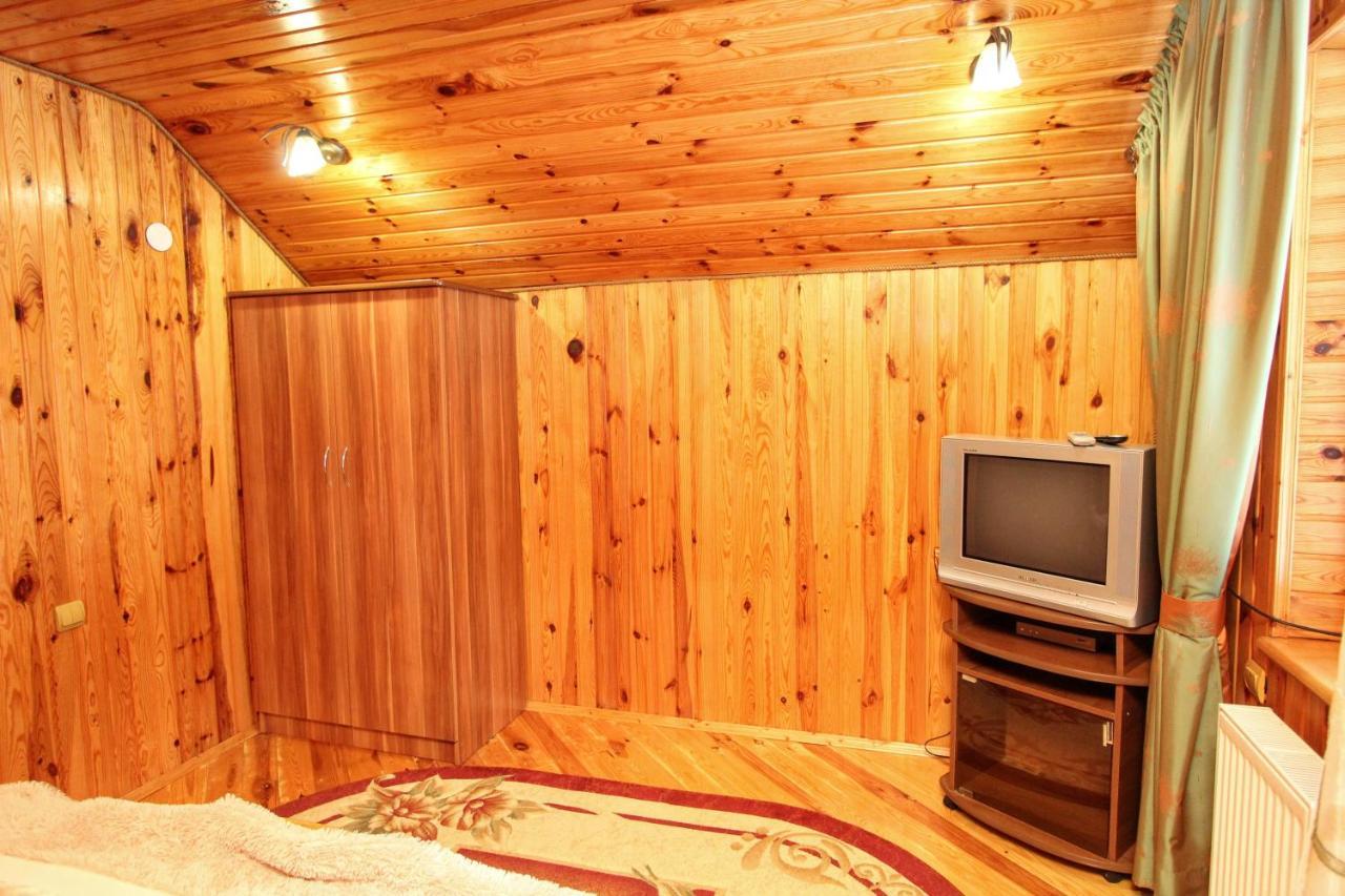 Cottage "Kliverent" Jaremtsje Eksteriør bilde