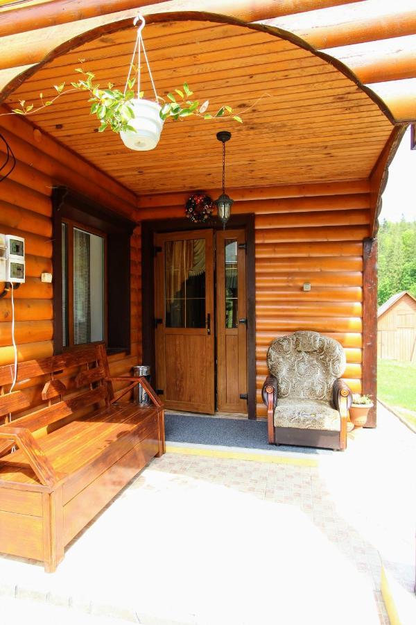 Cottage "Kliverent" Jaremtsje Eksteriør bilde